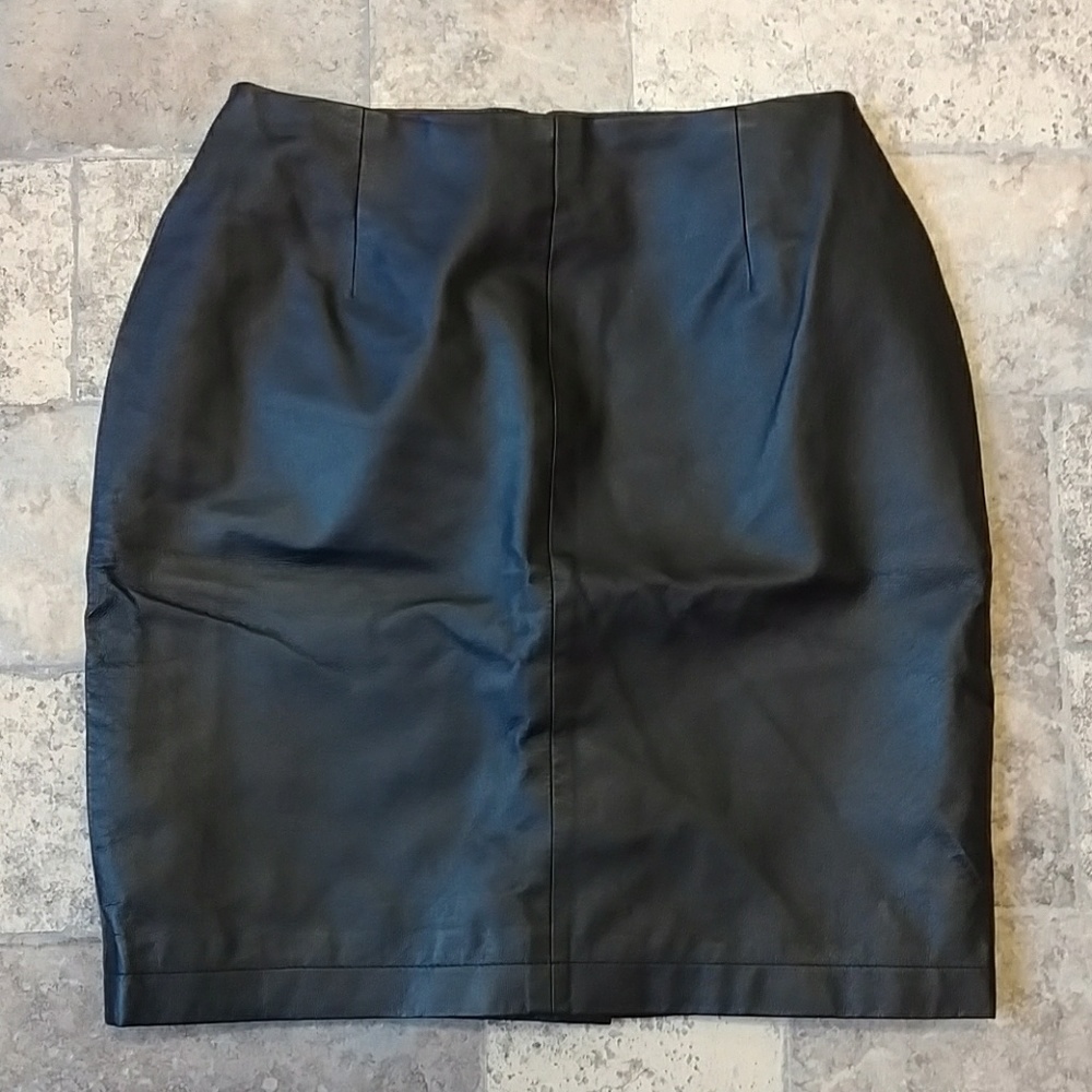 Savannah black leather pencil skirt size 4P
